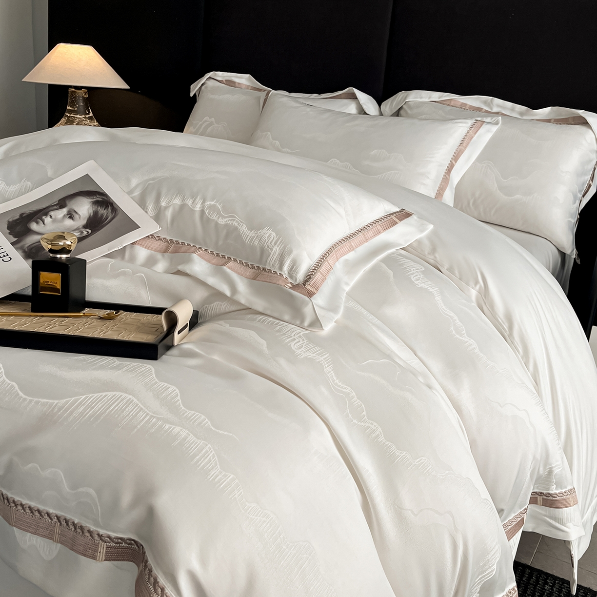 91家纺网 家纺一手货源 找家纺 置顶家纺 2026春夏新款亲肤提花四件套-山峦 山峦-米月白