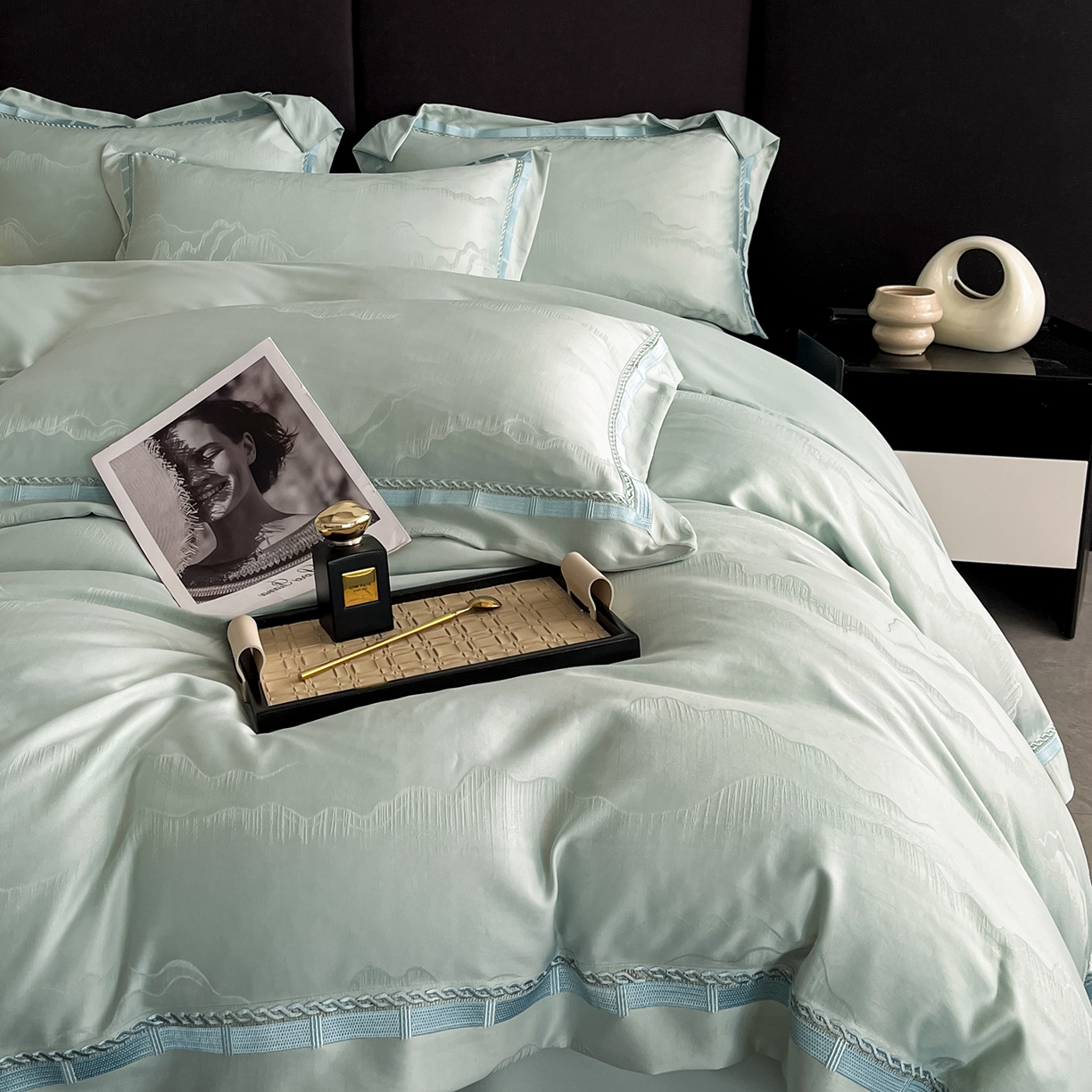 91家纺网 家纺一手货源 找家纺 置顶家纺 2026春夏新款亲肤提花四件套-山峦 山峦-水蓝