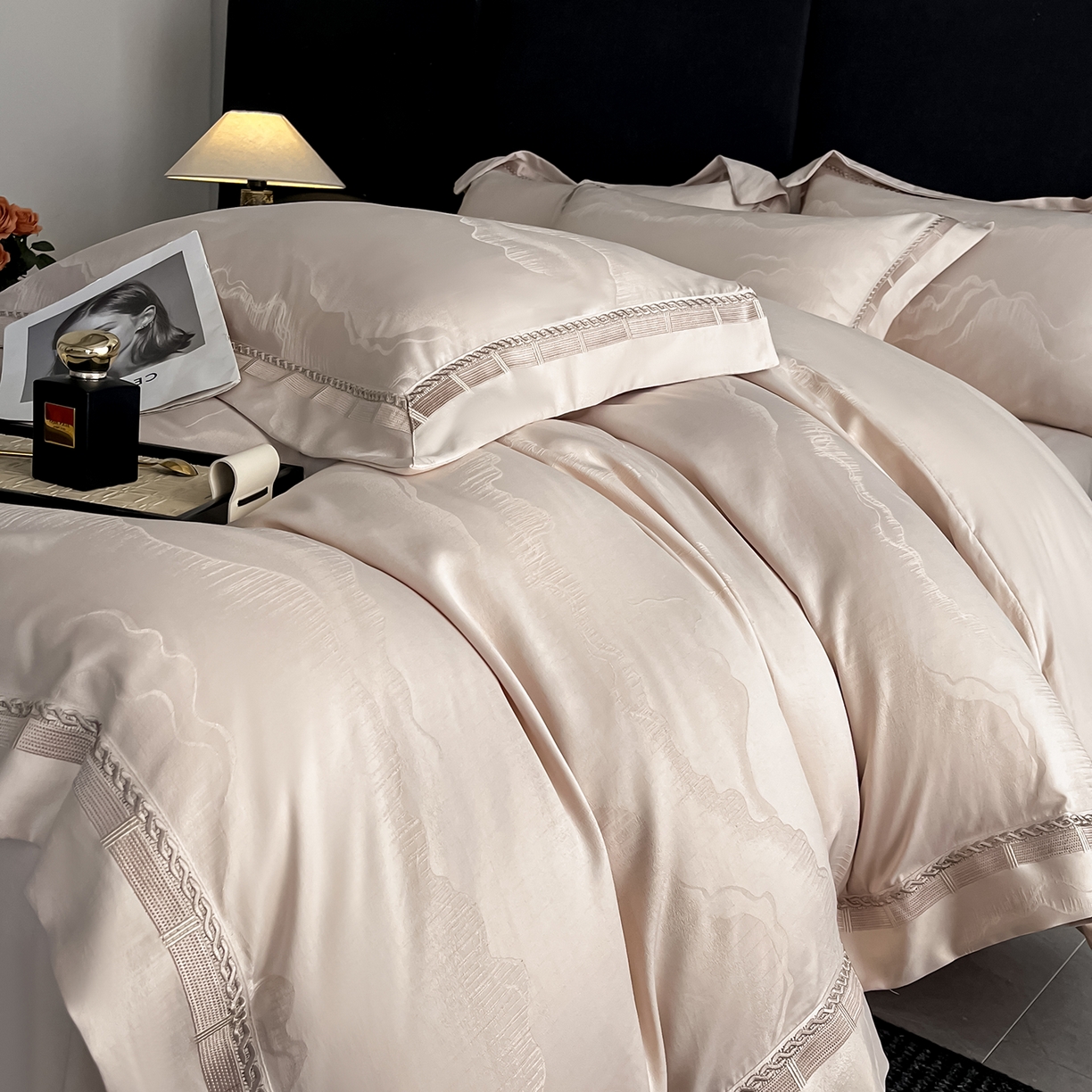 91家纺网 家纺一手货源 找家纺 置顶家纺 2026春夏新款亲肤提花四件套-山峦 山峦-米灰