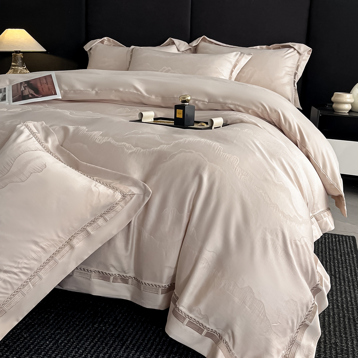 91家纺网 家纺一手货源 找家纺 置顶家纺 2026春夏新款亲肤提花四件套-山峦 山峦-米灰