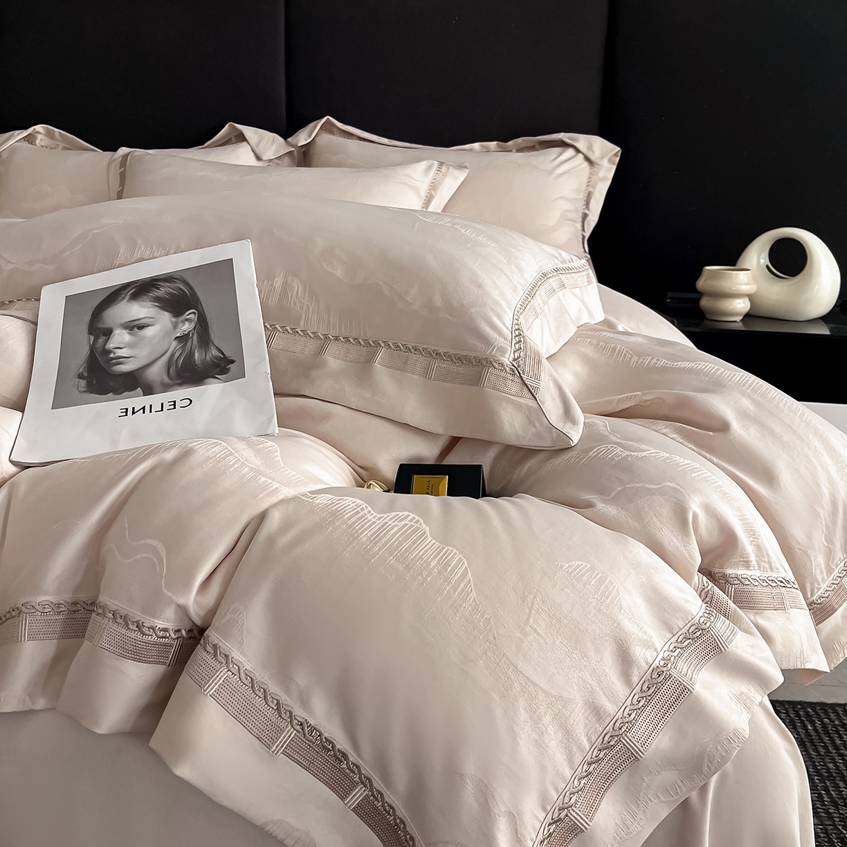 91家纺网 家纺一手货源 找家纺 置顶家纺 2026春夏新款亲肤提花四件套-山峦 山峦-米灰