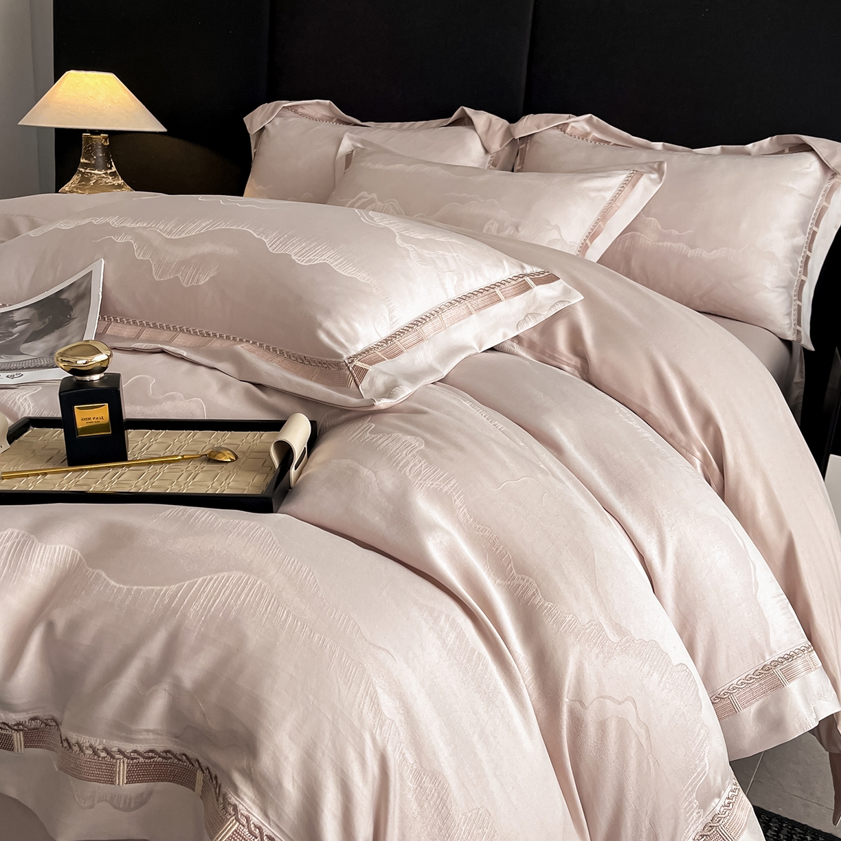 91家纺网 家纺一手货源 找家纺 置顶家纺 2026春夏新款亲肤提花四件套-山峦 山峦-肉粉