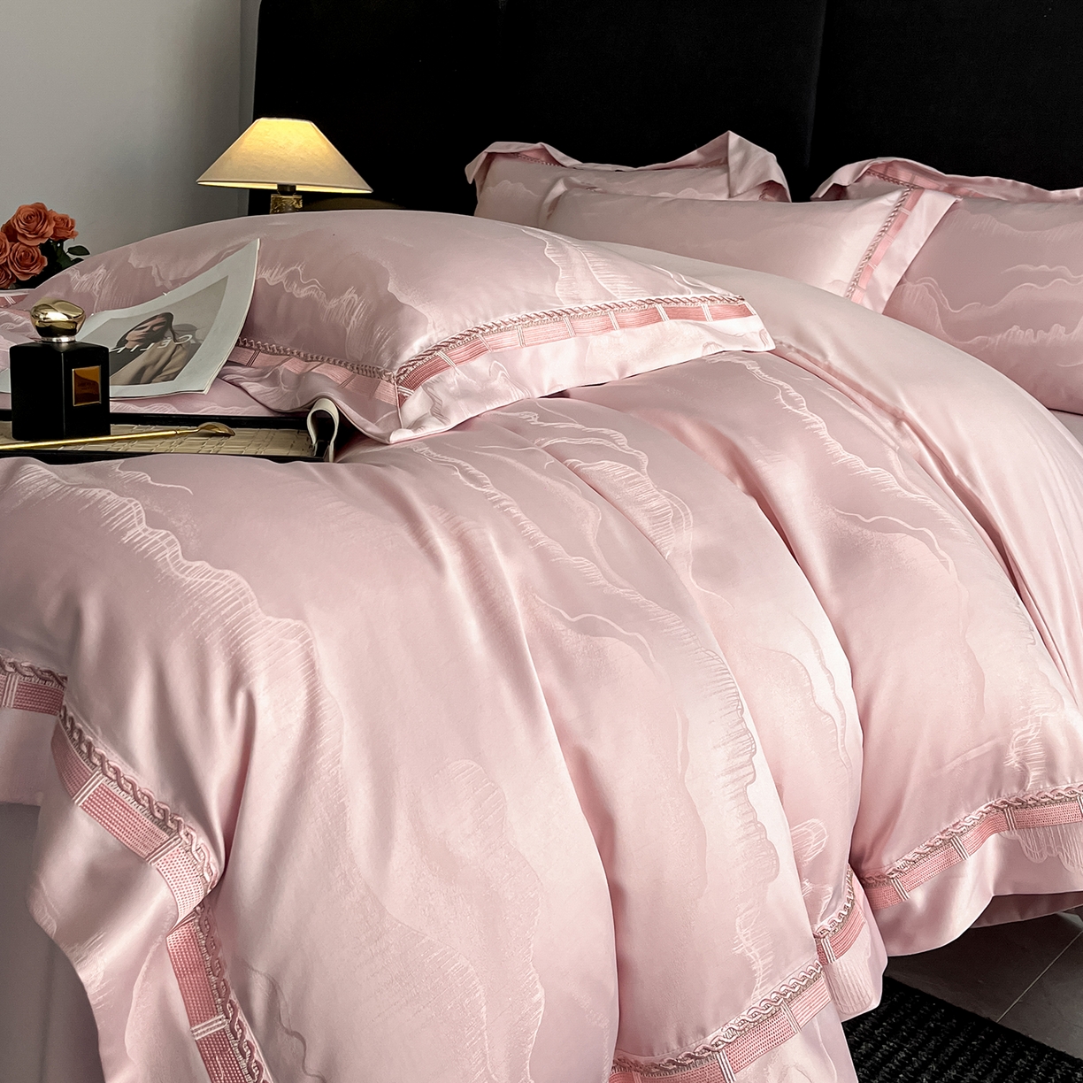 91家纺网 家纺一手货源 找家纺 置顶家纺 2026春夏新款亲肤提花四件套-山峦 山峦-浅豆沙