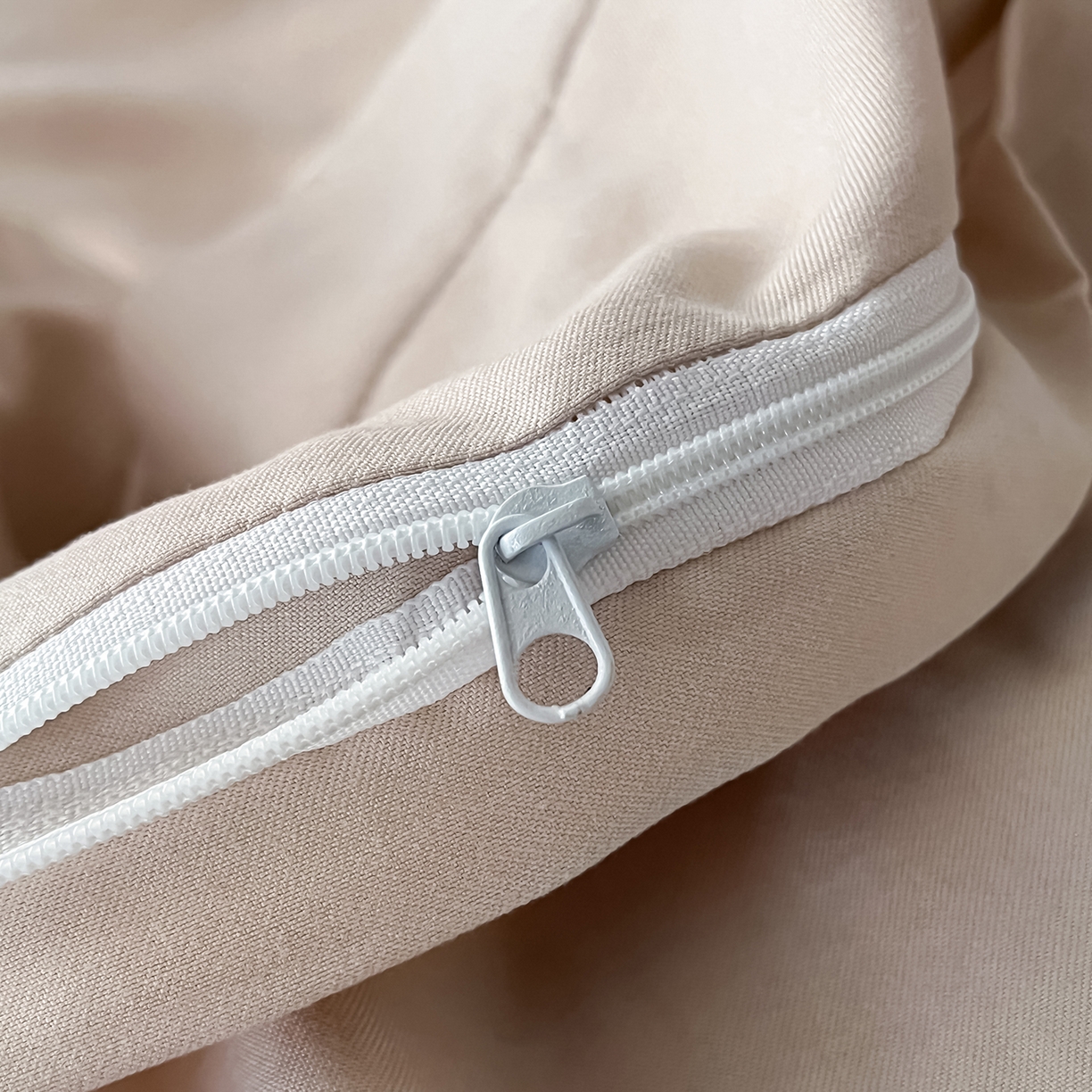 91家纺网 家纺一手货源 找家纺 置顶家纺 2026春夏新款亲肤提花四件套-山峦 山峦-米灰