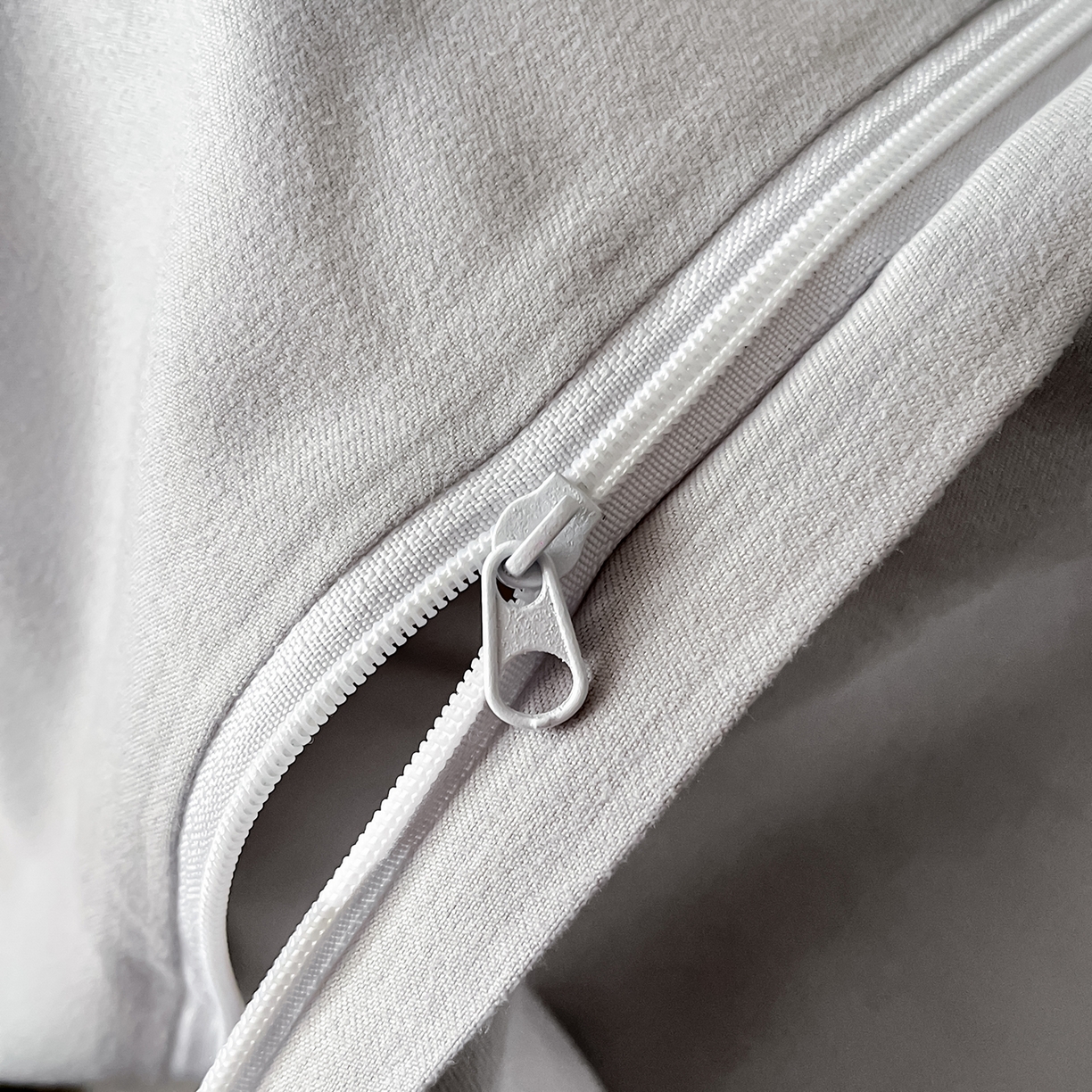 91家纺网 家纺一手货源 找家纺 置顶家纺 2026春夏新款亲肤提花四件套-山峦 山峦-高级灰