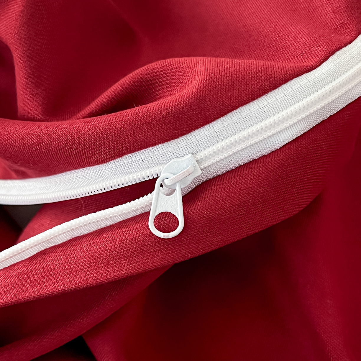 91家纺网 家纺一手货源 找家纺 置顶家纺 2026春夏新款亲肤提花四件套-山峦 山峦-大红