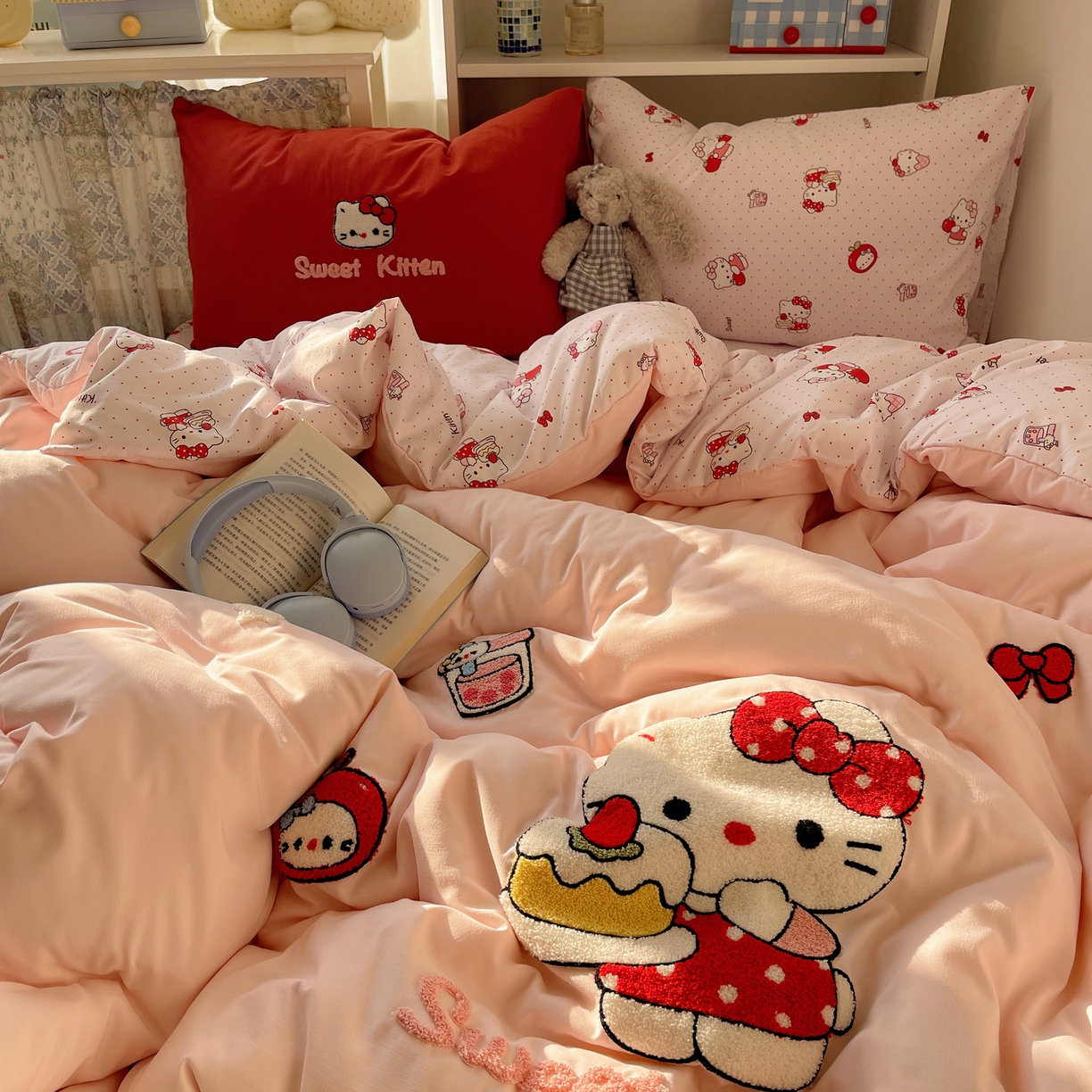 91家纺网 家纺一手货源 找家纺 初念 2026新款2026超软糯可爱系毛巾绣四件套系列提供买家秀 做甜品的猫