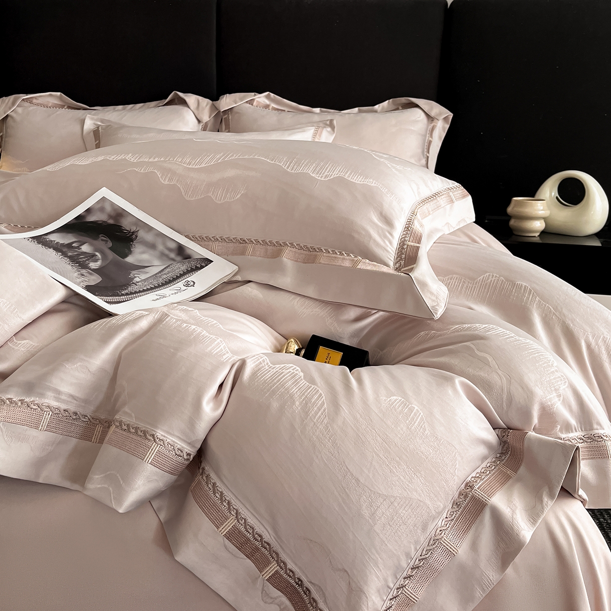 91家纺网 家纺一手货源 找家纺 置顶家纺 2026春夏新款亲肤提花四件套-山峦 山峦-肉粉