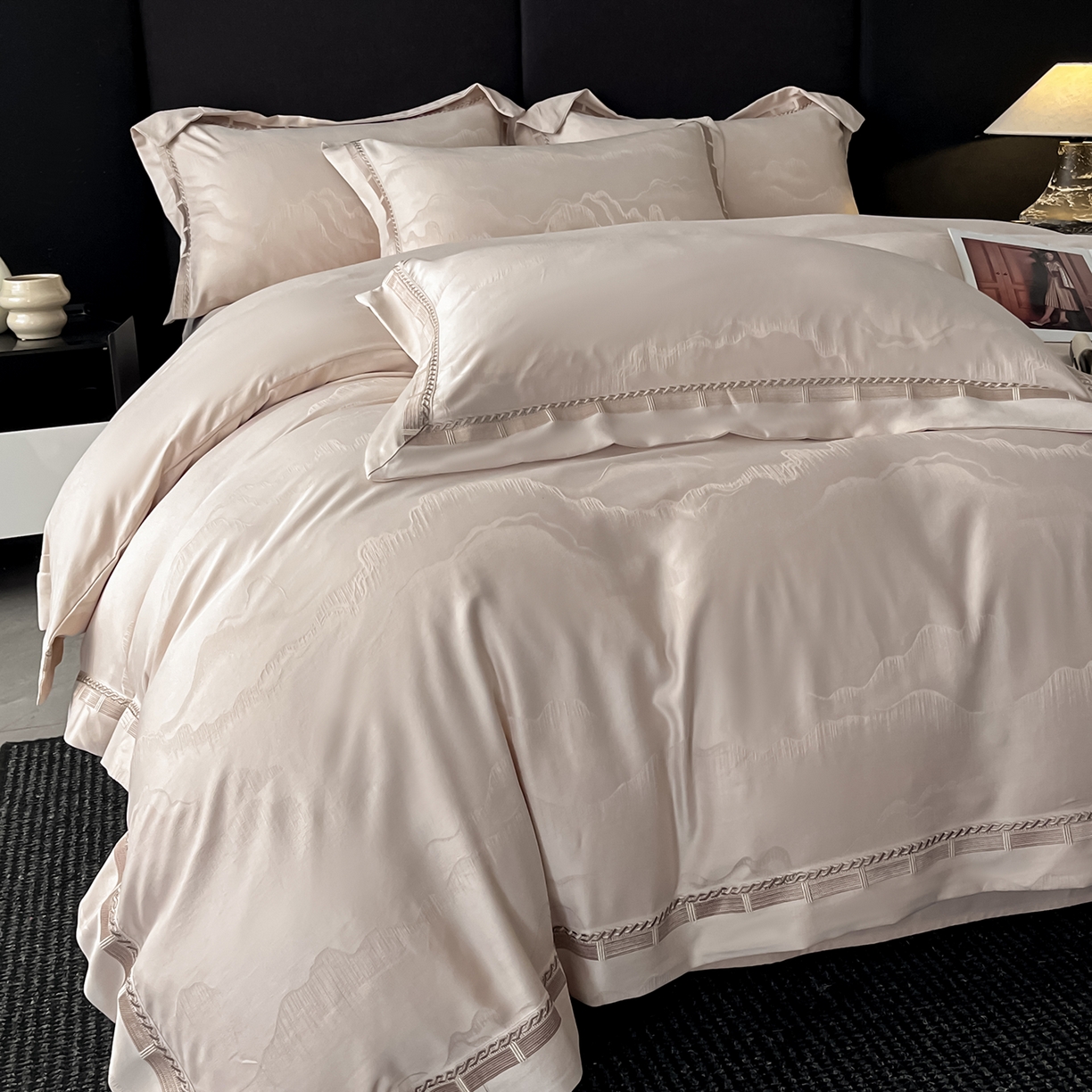 91家纺网 家纺一手货源 找家纺 置顶家纺 2026春夏新款亲肤提花四件套-山峦 山峦-米灰