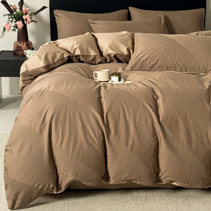 91家纺网 家纺一手货源 找家纺 富馨莱 2026新款100支长绒棉色织大提花四件套单品被套系列 爱庭-摩卡棕