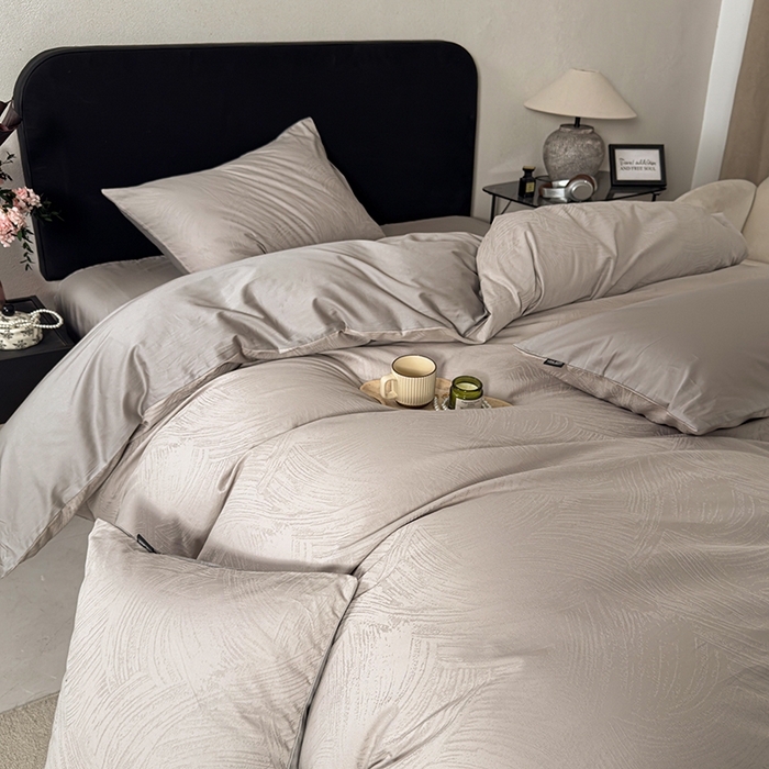 91家纺网 家纺一手货源 找家纺 富馨莱 2026新款100支长绒棉色织大提花四件套单品被套系列 凤鸣-密合紫灰