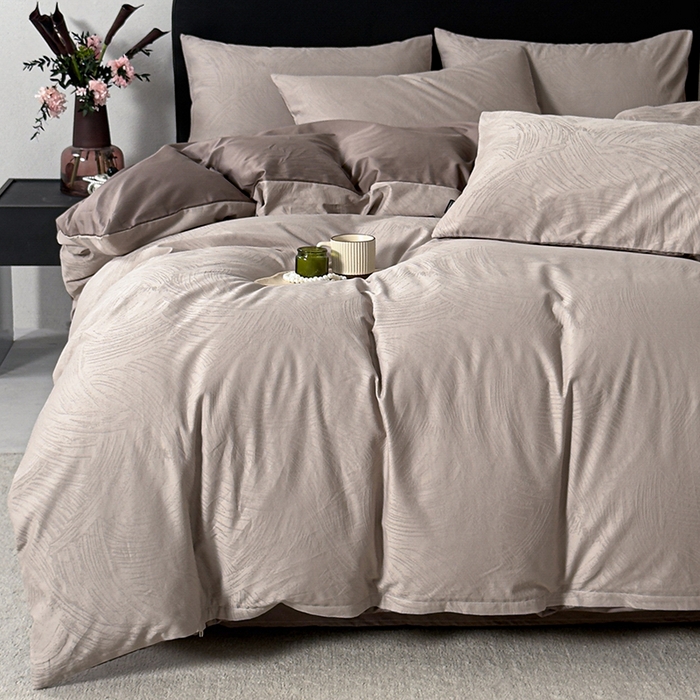 91家纺网 家纺一手货源 找家纺 富馨莱 2026新款100支长绒棉色织大提花四件套单品枕套系列 凤鸣-可可棕