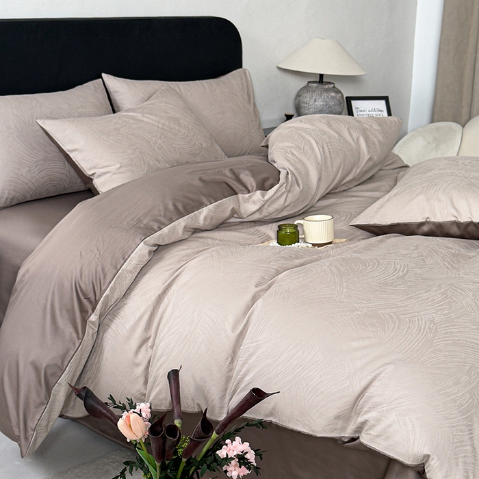 91家纺网 家纺一手货源 找家纺 富馨莱 2026新款100支长绒棉色织大提花四件套单品枕套系列 凤鸣-可可棕