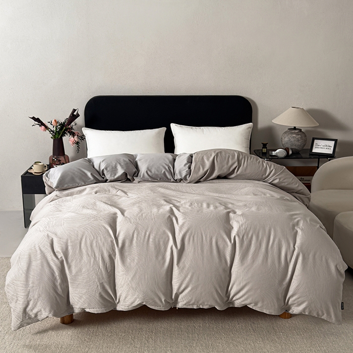 91家纺网 家纺一手货源 找家纺 富馨莱 2026新款100支长绒棉色织大提花四件套系列 凤鸣-密合紫灰