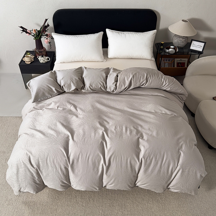 91家纺网 家纺一手货源 找家纺 富馨莱 2026新款100支长绒棉色织大提花四件套系列 凤鸣-密合紫灰