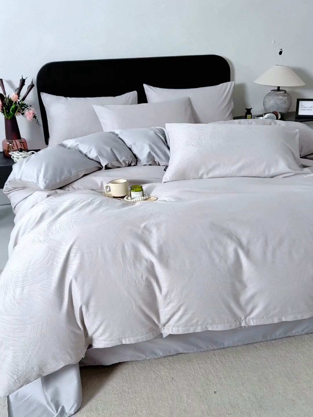 91家纺网 家纺一手货源 找家纺 富馨莱 2026新款100支长绒棉色织大提花四件套系列 凤鸣-密合紫灰