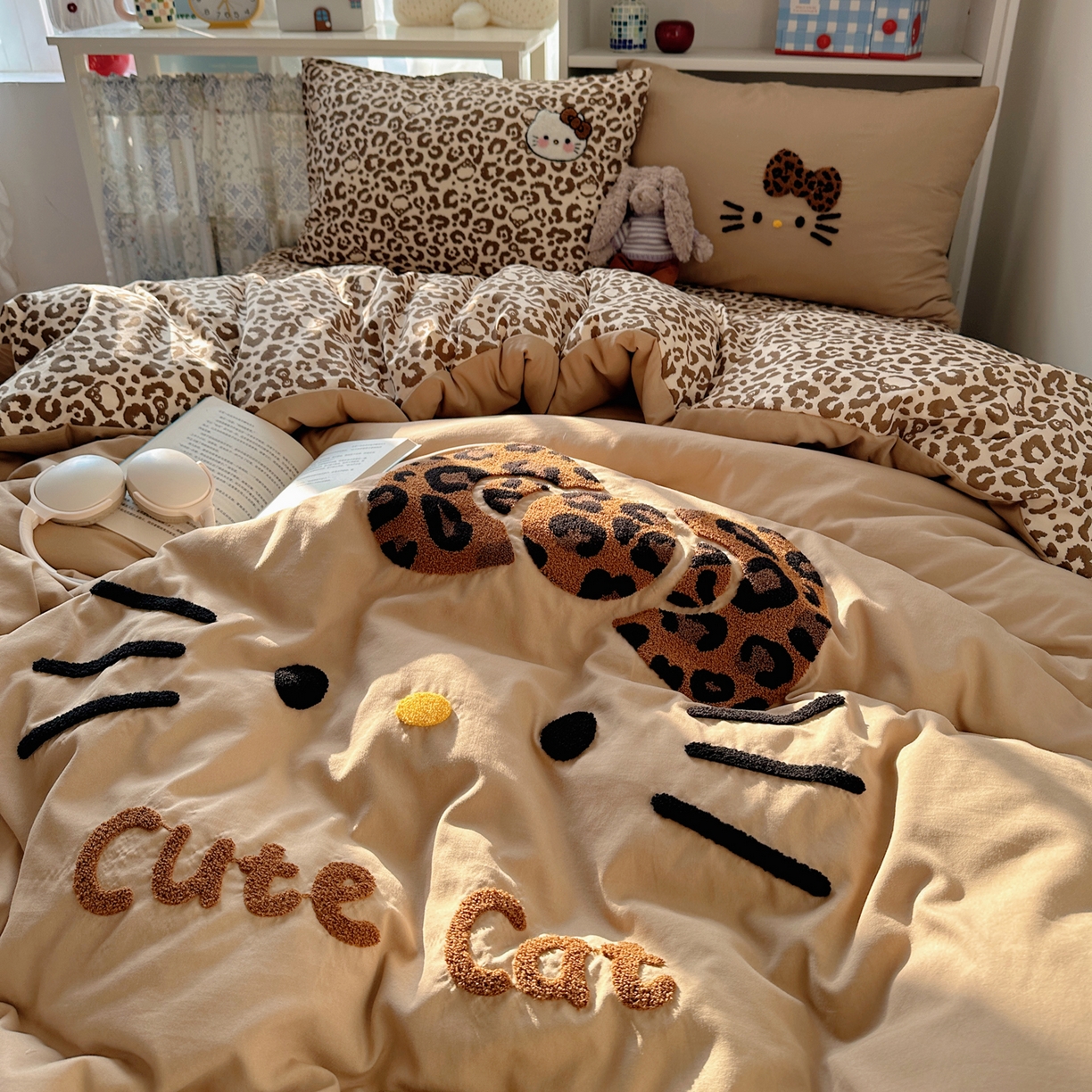 91家纺网 家纺一手货源 找家纺 贝扬思家纺 2026新款超软糯可爱系毛巾绣四件套系列 豹纹猫脸