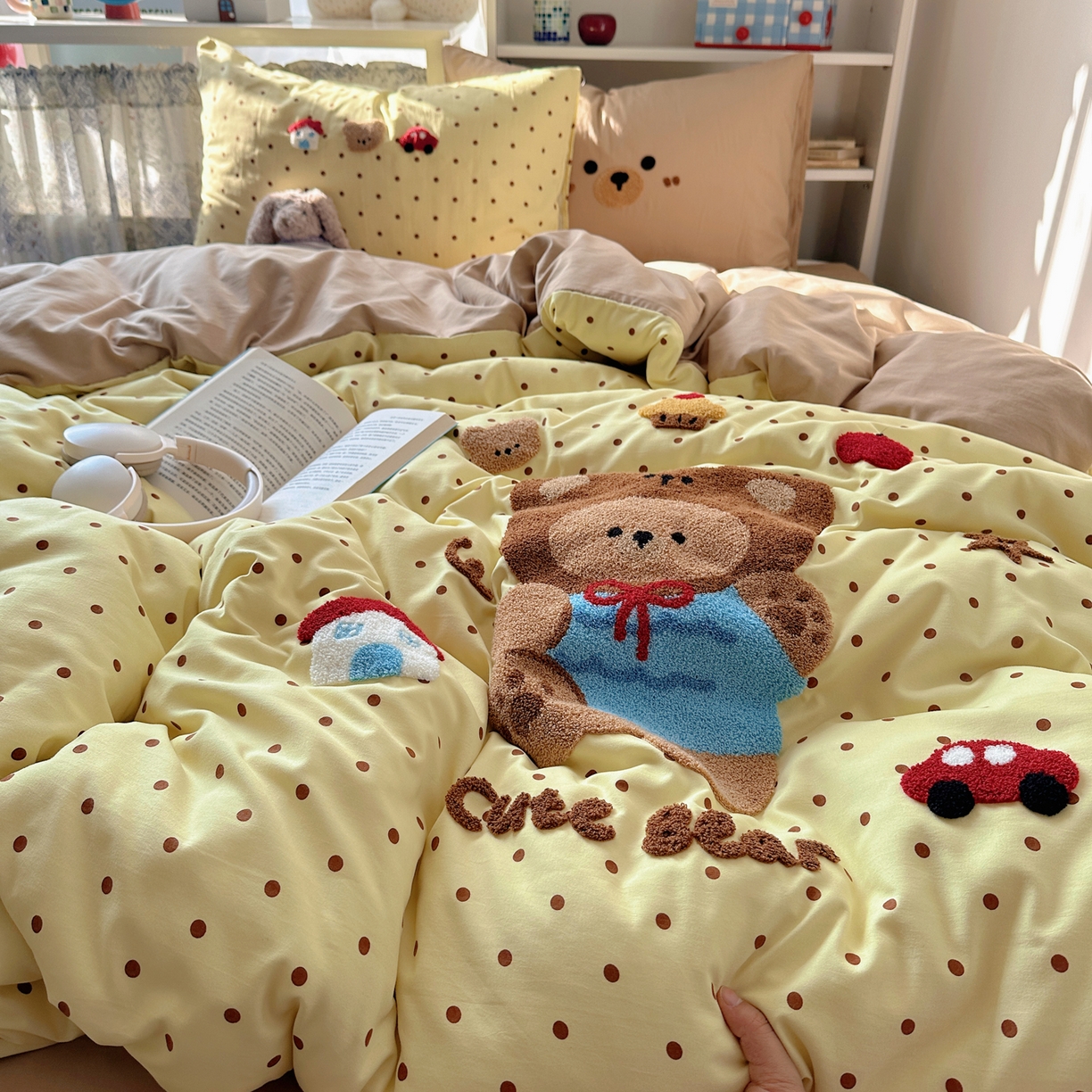 91家纺网 家纺一手货源 找家纺 贝扬思家纺 2026新款超软糯可爱系毛巾绣四件套系列 嘟嘟小熊