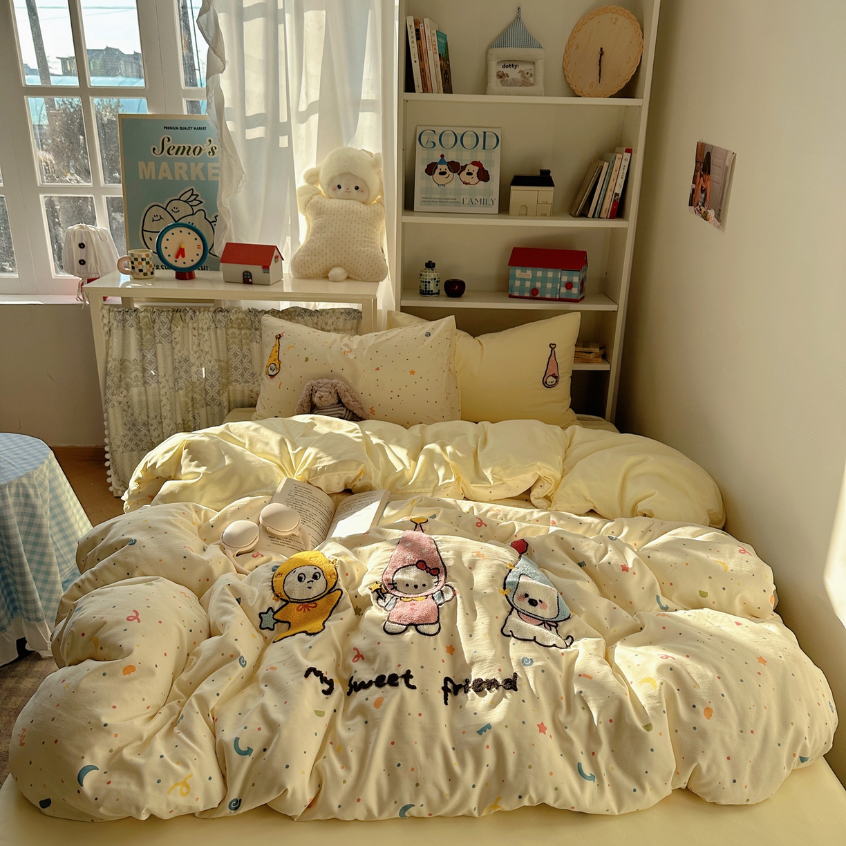 91家纺网 家纺一手货源 找家纺 贝扬思家纺 2026新款超软糯可爱系毛巾绣四件套系列 欢喜朋友拉