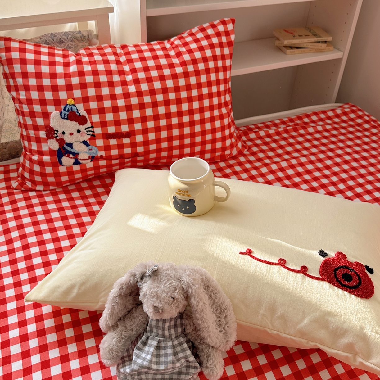 91家纺网 家纺一手货源 找家纺 贝扬思家纺 2026新款超软糯可爱系毛巾绣四件套系列 猫咪奈斯