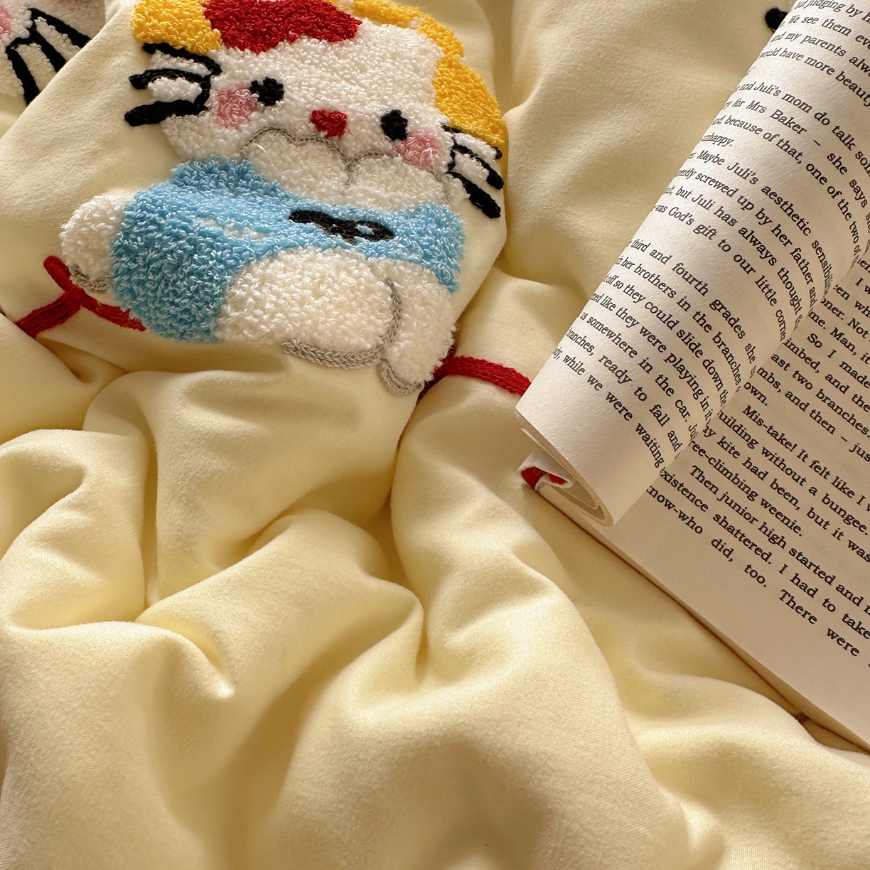 91家纺网 家纺一手货源 找家纺 贝扬思家纺 2026新款超软糯可爱系毛巾绣四件套系列 猫咪奈斯