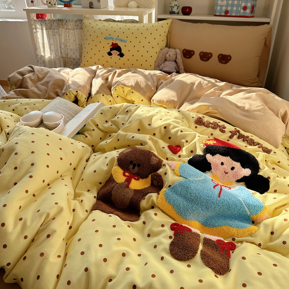 91家纺网 家纺一手货源 找家纺 贝扬思家纺 2026新款超软糯可爱系毛巾绣四件套系列 萌妹与熊