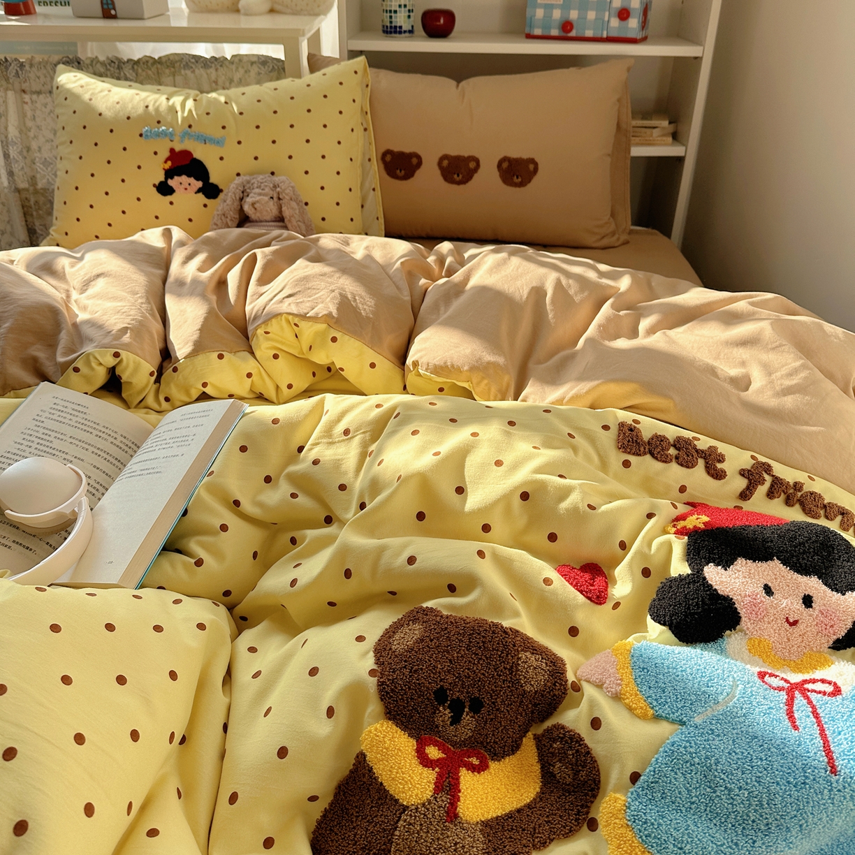 91家纺网 家纺一手货源 找家纺 贝扬思家纺 2026新款超软糯可爱系毛巾绣四件套系列 萌妹与熊