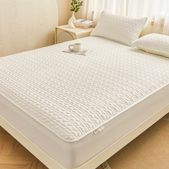 91家纺网 家纺一手货源 找家纺 邵依家纺 2026新款原棉防水床笠系列 爱心本白