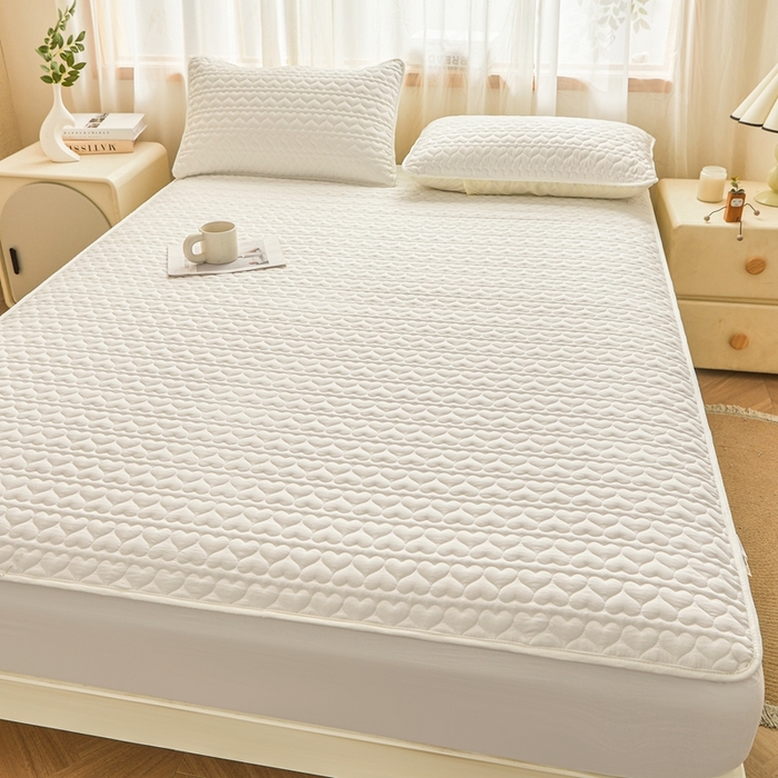 91家纺网 家纺一手货源 找家纺 邵依家纺 2026新款原棉防水床笠系列 爱心本白