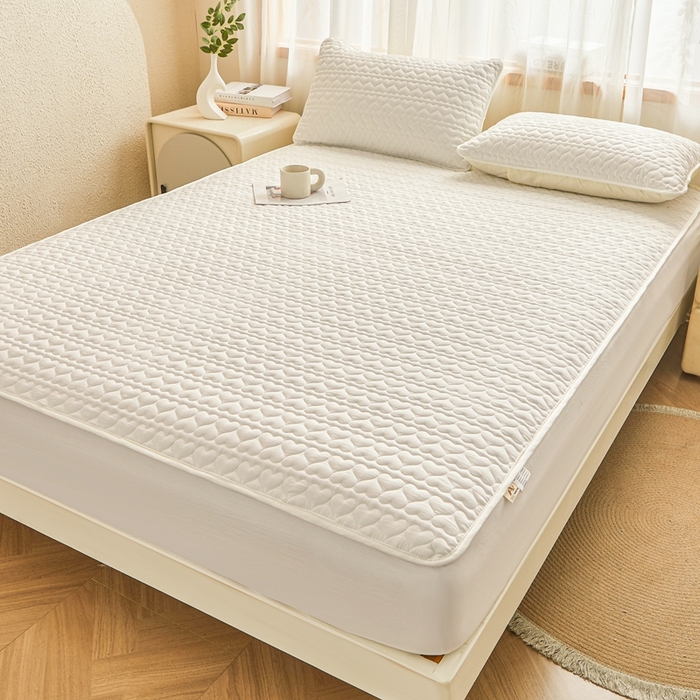 91家纺网 家纺一手货源 找家纺 邵依家纺 2026新款原棉防水床笠系列 爱心本白