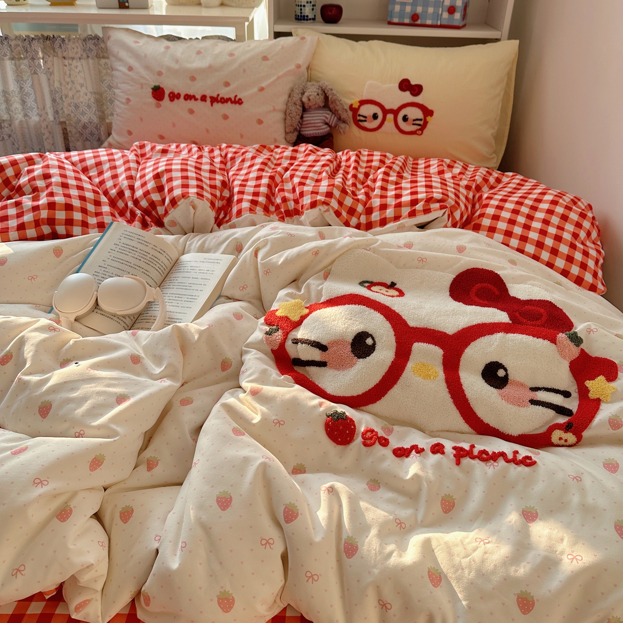 91家纺网 家纺一手货源 找家纺 贝扬思家纺 2026新款超软糯可爱系毛巾绣四件套系列 时髦小猫