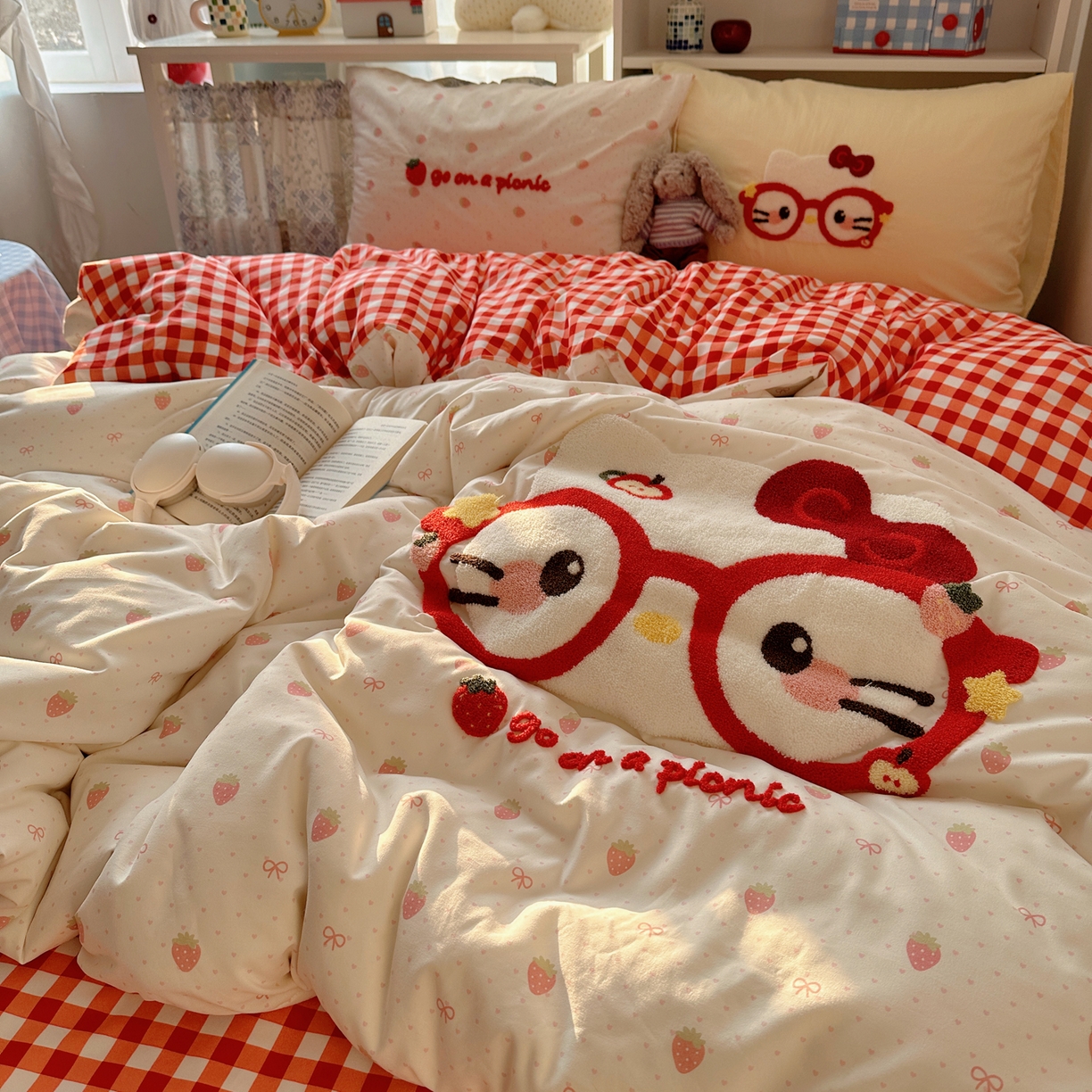 91家纺网 家纺一手货源 找家纺 贝扬思家纺 2026新款超软糯可爱系毛巾绣四件套系列 时髦小猫