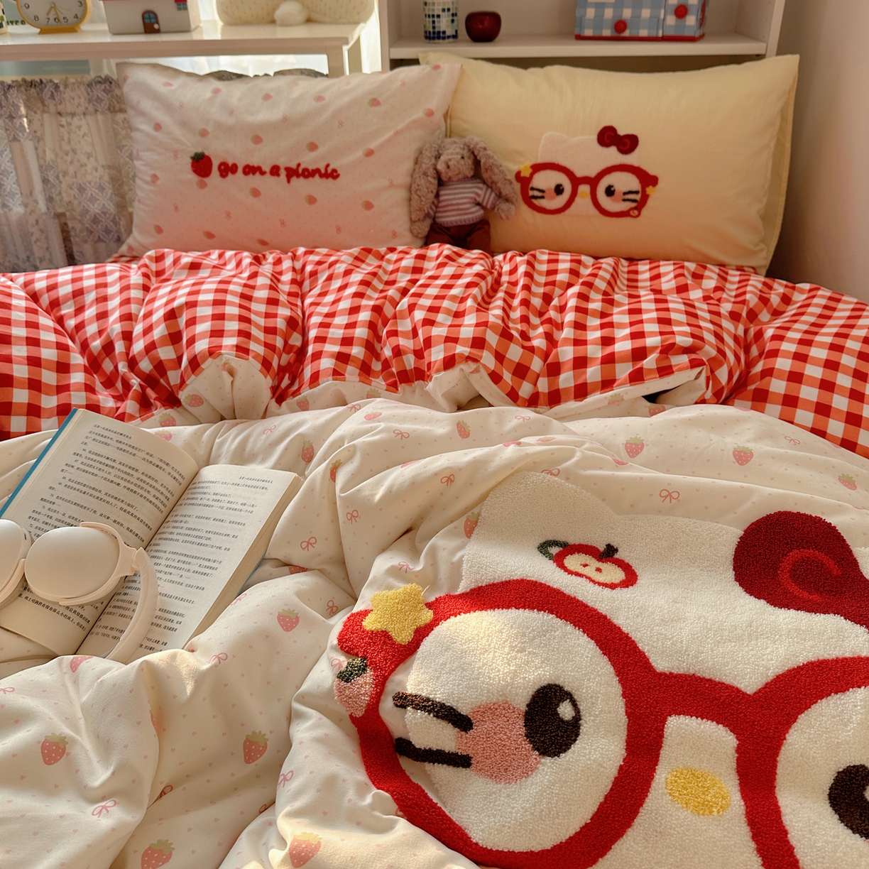 91家纺网 家纺一手货源 找家纺 贝扬思家纺 2026新款超软糯可爱系毛巾绣四件套系列 时髦小猫