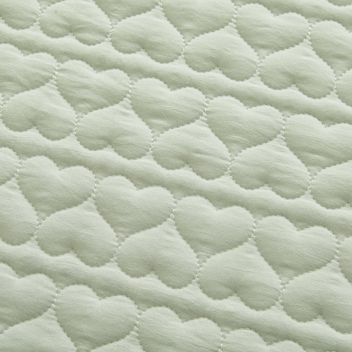 91家纺网 家纺一手货源 找家纺 邵依家纺 2026新款原棉防水床笠系列 爱心嫩绿