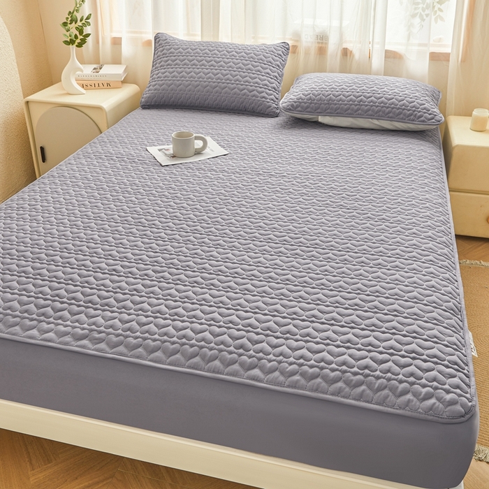 91家纺网 家纺一手货源 找家纺 邵依家纺 2026新款原棉防水床笠系列 爱心深灰