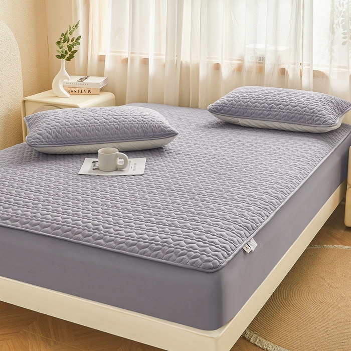 91家纺网 家纺一手货源 找家纺 邵依家纺 2026新款原棉防水床笠系列 爱心深灰