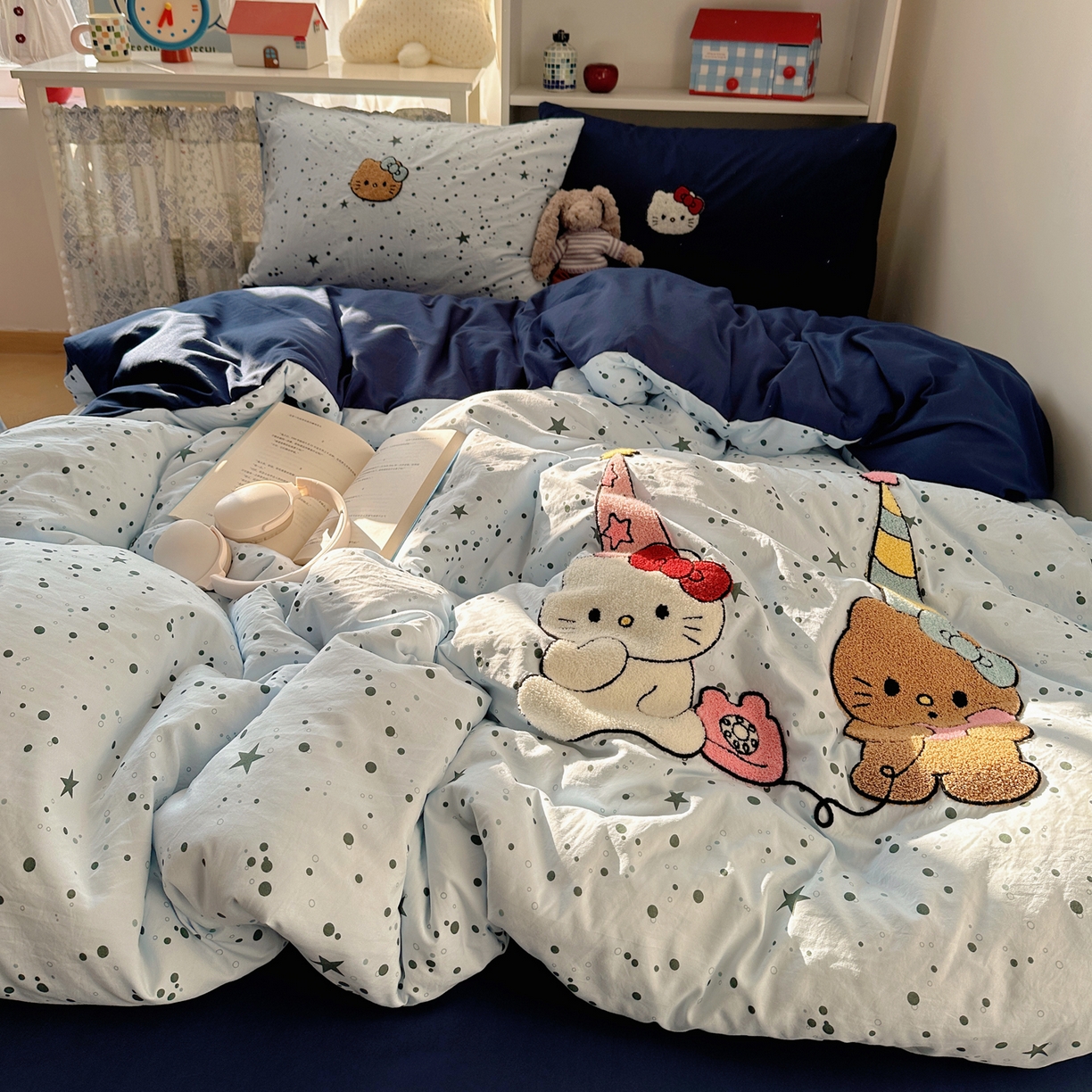 91家纺网 家纺一手货源 找家纺 贝扬思家纺 2026新款超软糯可爱系毛巾绣四件套系列 约会猫咪