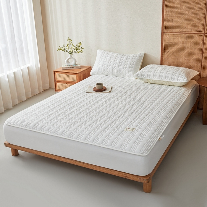 91家纺网 家纺一手货源 找家纺 邵依家纺 2026新款原棉防水床笠系列 菱格本白