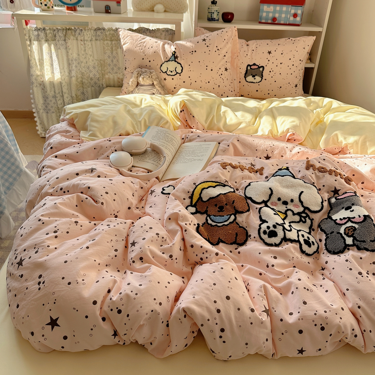 91家纺网 家纺一手货源 找家纺 贝扬思家纺 2026新款超软糯可爱系毛巾绣四件套系列 真诚小狗