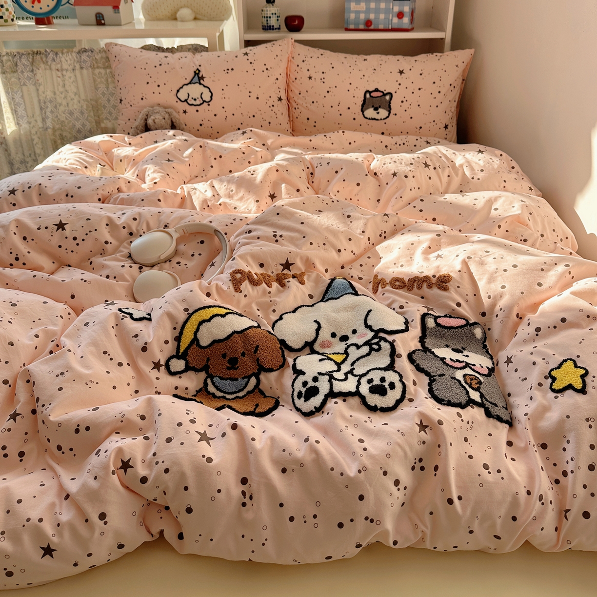 91家纺网 家纺一手货源 找家纺 贝扬思家纺 2026新款超软糯可爱系毛巾绣四件套系列 真诚小狗