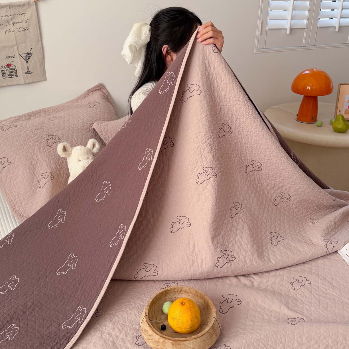 91家纺网 家纺一手货源 找家纺 沐瑟家纺 2026新款纯棉四层纱布枕巾-叮叮狗和浅跳兔 浅跳兔-粉色