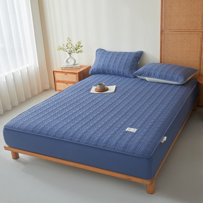 91家纺网 家纺一手货源 找家纺 邵依家纺 2026新款原棉防水床笠系列 菱格黛蓝