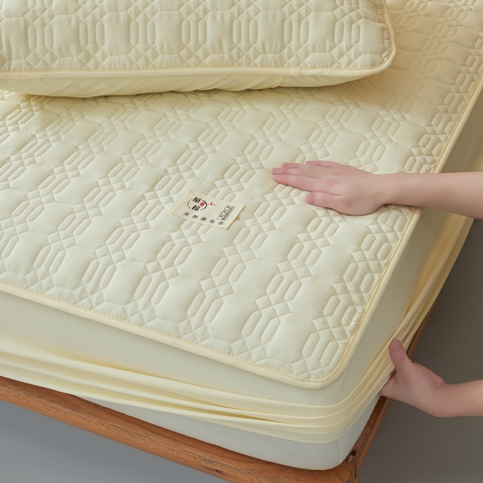 91家纺网 家纺一手货源 找家纺 邵依家纺 2026新款原棉防水床笠系列 菱格豆青