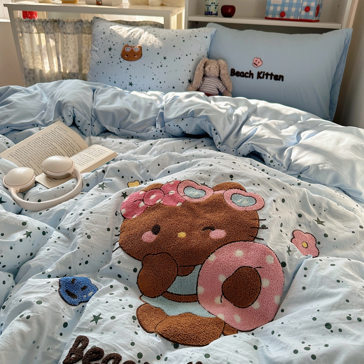 91家纺网 家纺一手货源 找家纺 贝扬思家纺 2026新款超软糯可爱系毛巾绣四件套系列 kt猫派对