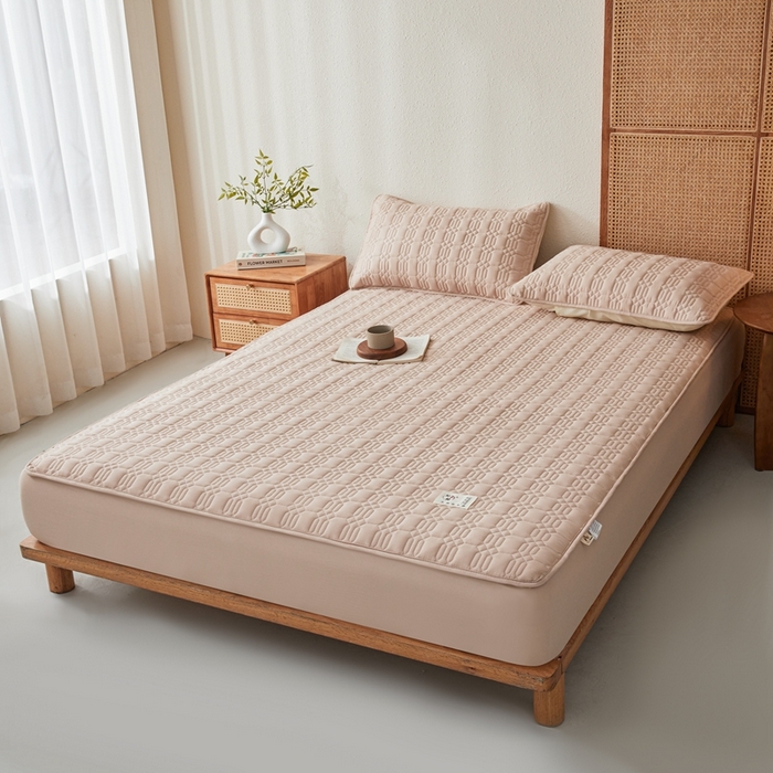 91家纺网 家纺一手货源 找家纺 邵依家纺 2026新款原棉防水床笠系列 菱格卡其