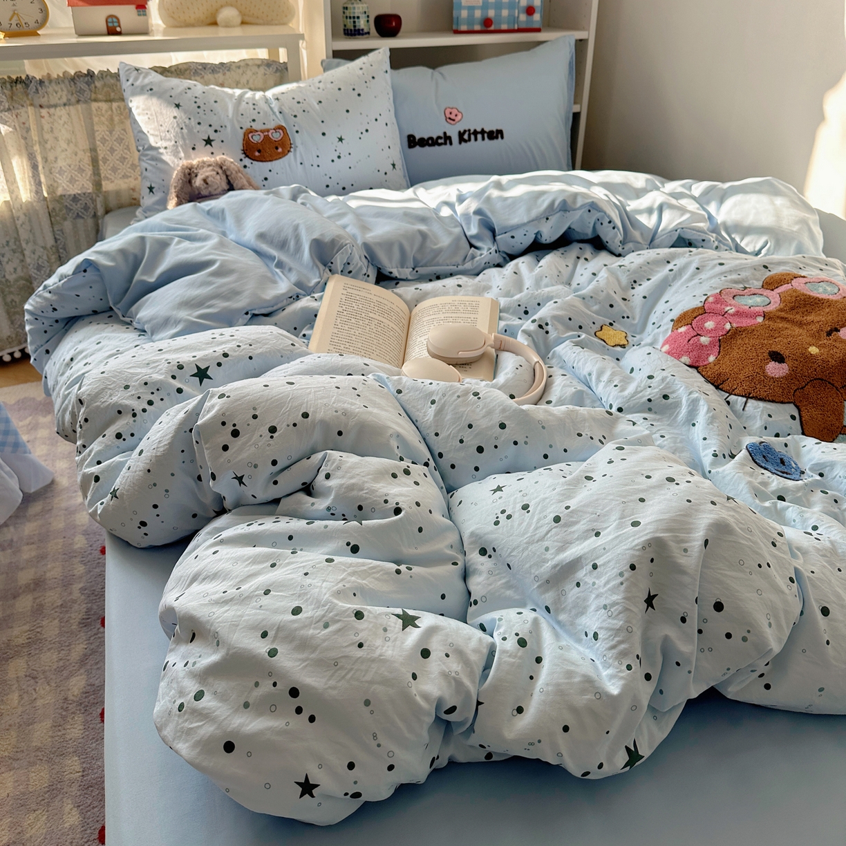 91家纺网 家纺一手货源 找家纺 贝扬思家纺 2026新款超软糯可爱系毛巾绣四件套系列 kt猫派对