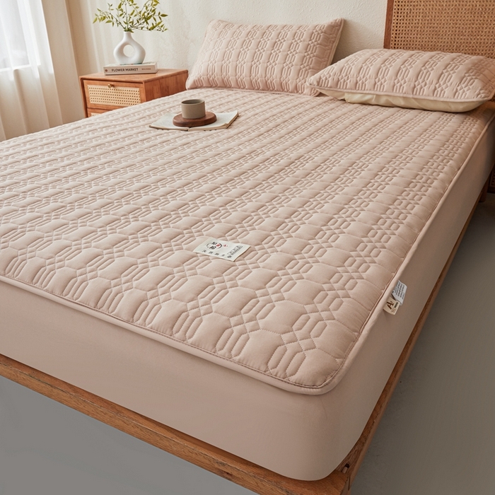 91家纺网 家纺一手货源 找家纺 邵依家纺 2026新款原棉防水床笠系列 菱格卡其