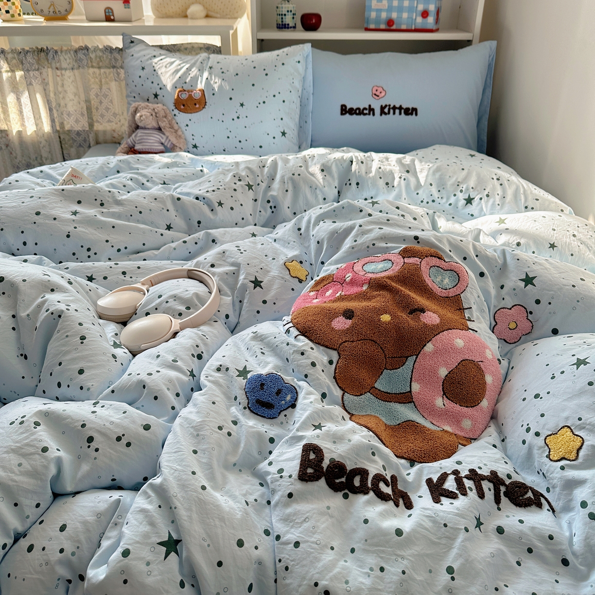 91家纺网 家纺一手货源 找家纺 贝扬思家纺 2026新款超软糯可爱系毛巾绣四件套系列 kt猫派对