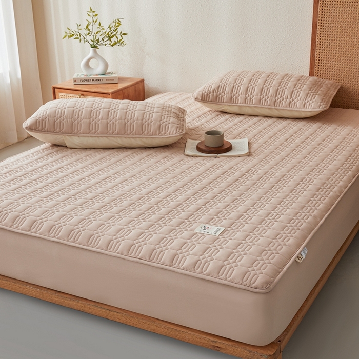 91家纺网 家纺一手货源 找家纺 邵依家纺 2026新款原棉防水床笠系列 菱格卡其