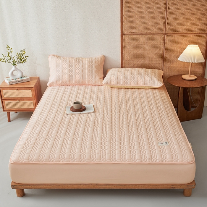 91家纺网 家纺一手货源 找家纺 邵依家纺 2026新款原棉防水床笠系列 菱格奶黄